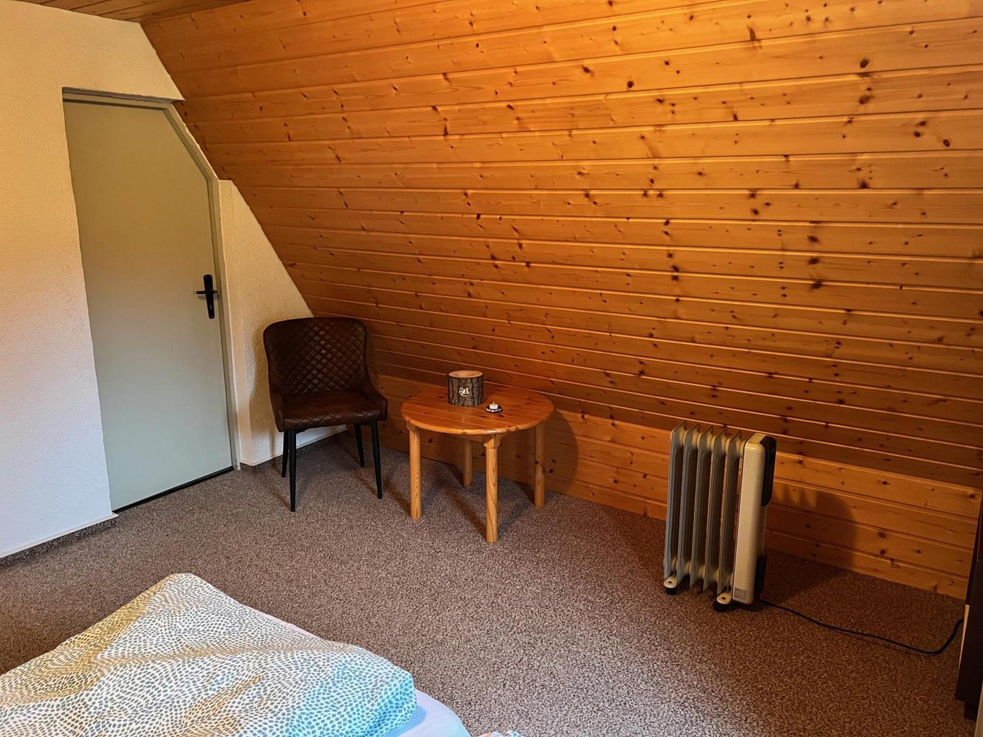 Urige Berghuette Mit Kamin Und Sauna Im Erzgebirge Nahe Schwarzwassertal 포베르샤우 외부 사진
